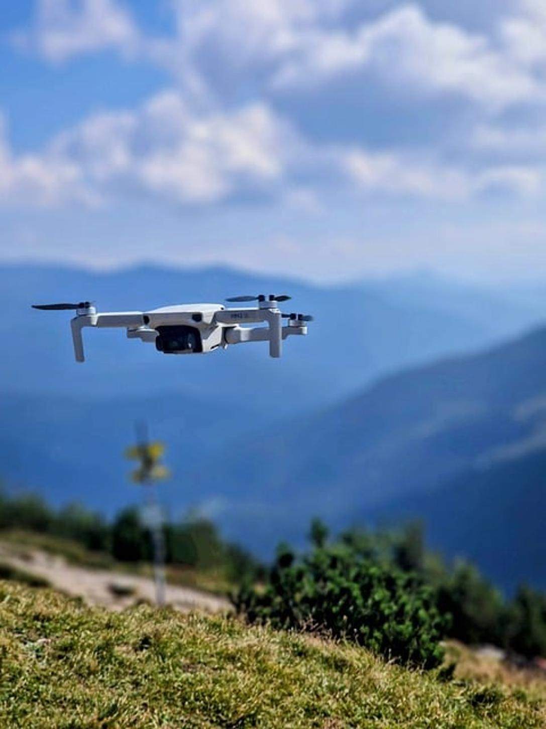 Verbundwerkstoff-Hülle für UAV: Fortschritte und Auswirkungen auf moderne Drohnen